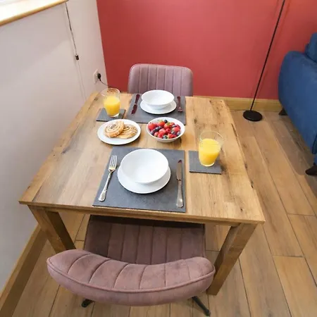 Myrtle Cottage, In A Small Village Location, Perfect For A Romantic Break With Hot Tub