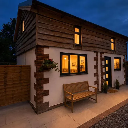 Myrtle Cottage, In A Small Village Location, Perfect For A Romantic Break With Hot Tub Ferienhaus Cotehill