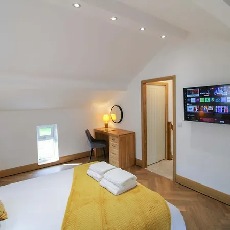 Myrtle Cottage, In A Small Village Location, Perfect For A Romantic Break With Hot Tub Nyaraló Cotehill